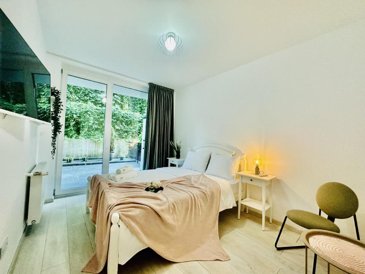Palfi Apartment With Garden & Parking Cluj-Napoca Eksteriør billede