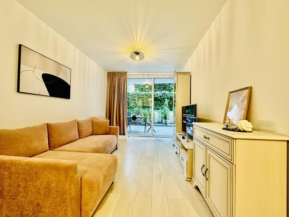 Palfi Apartment With Garden & Parking Cluj-Napoca Eksteriør billede